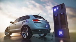 Un véhicule électrique qui recharge.